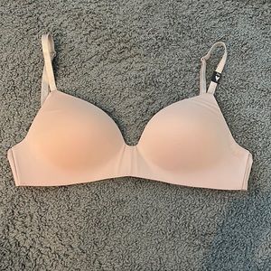 NEW Victoria’s Secret 34D T shirt lightly lined Wireless Bra Nude Tan